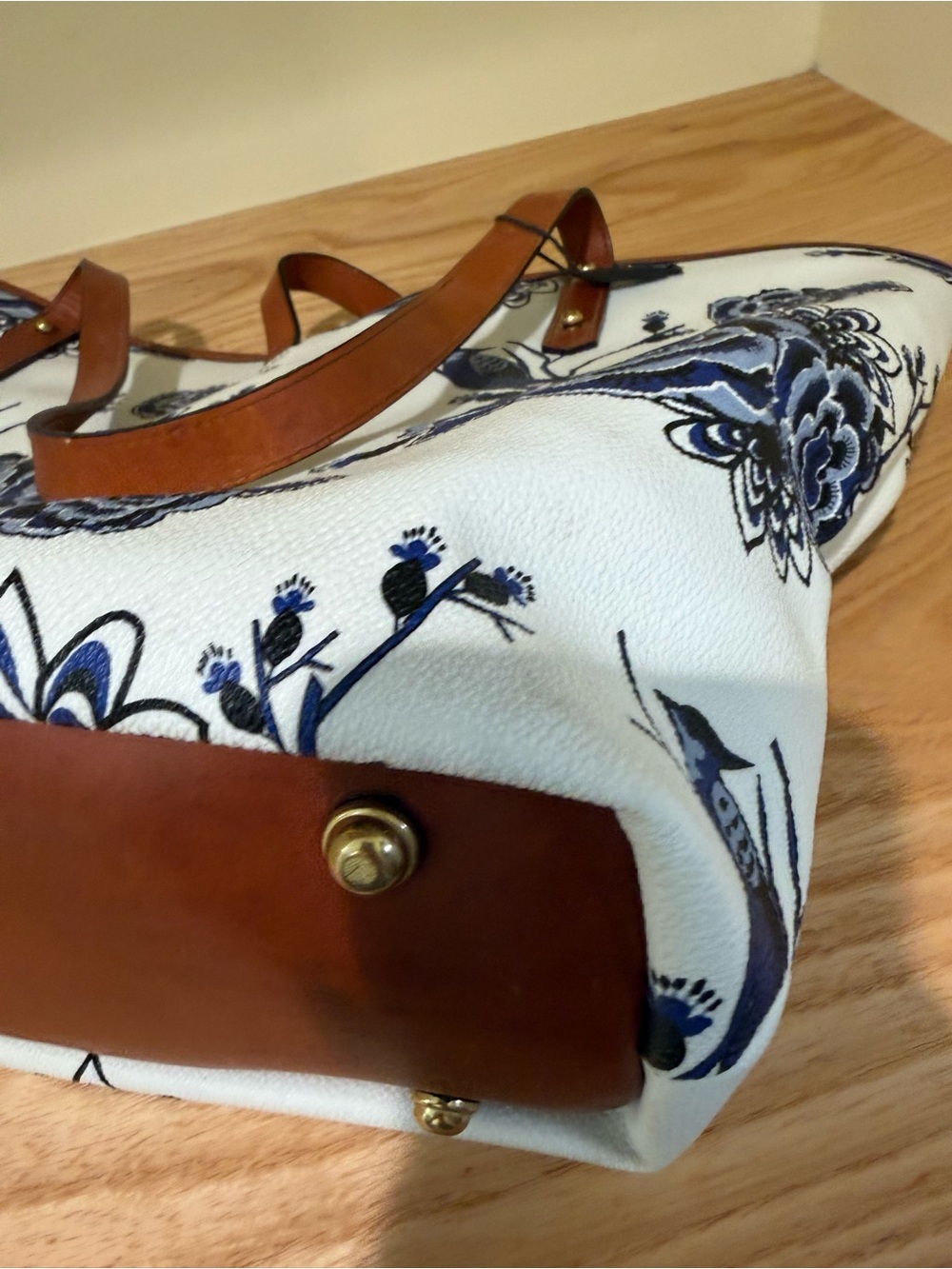 Rare Brahmin All-Day Tote in Blue Delft - Picture 10 of 13